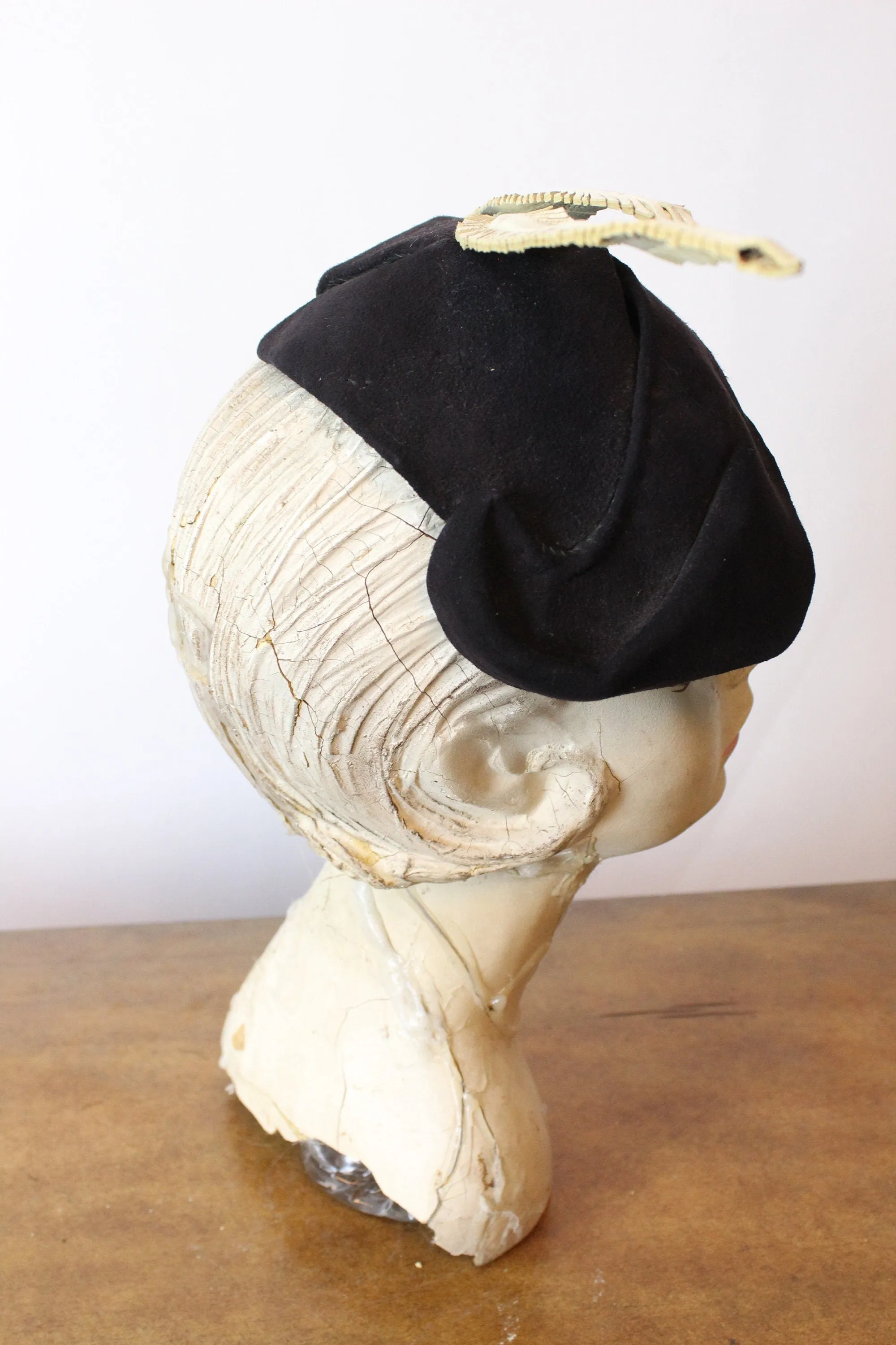 1950s LEATHER FEATHERS fascinator HAT | new fall