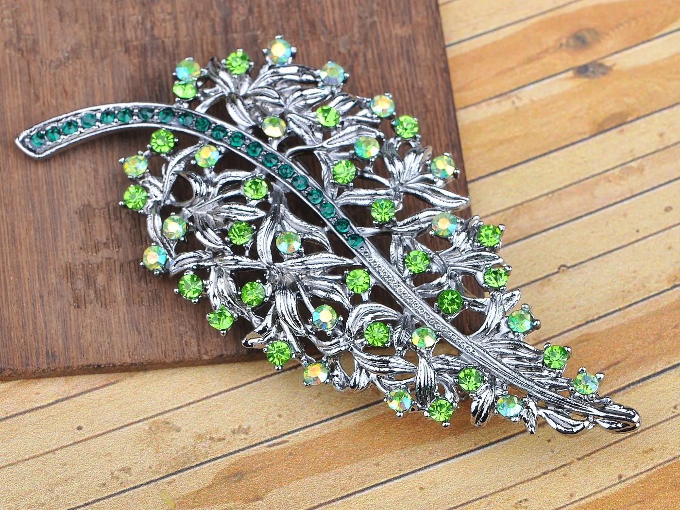 Alilang Antique Inspired Silvery Tone Shine Green Crystal Rhinestones Leaves Brooch Pin