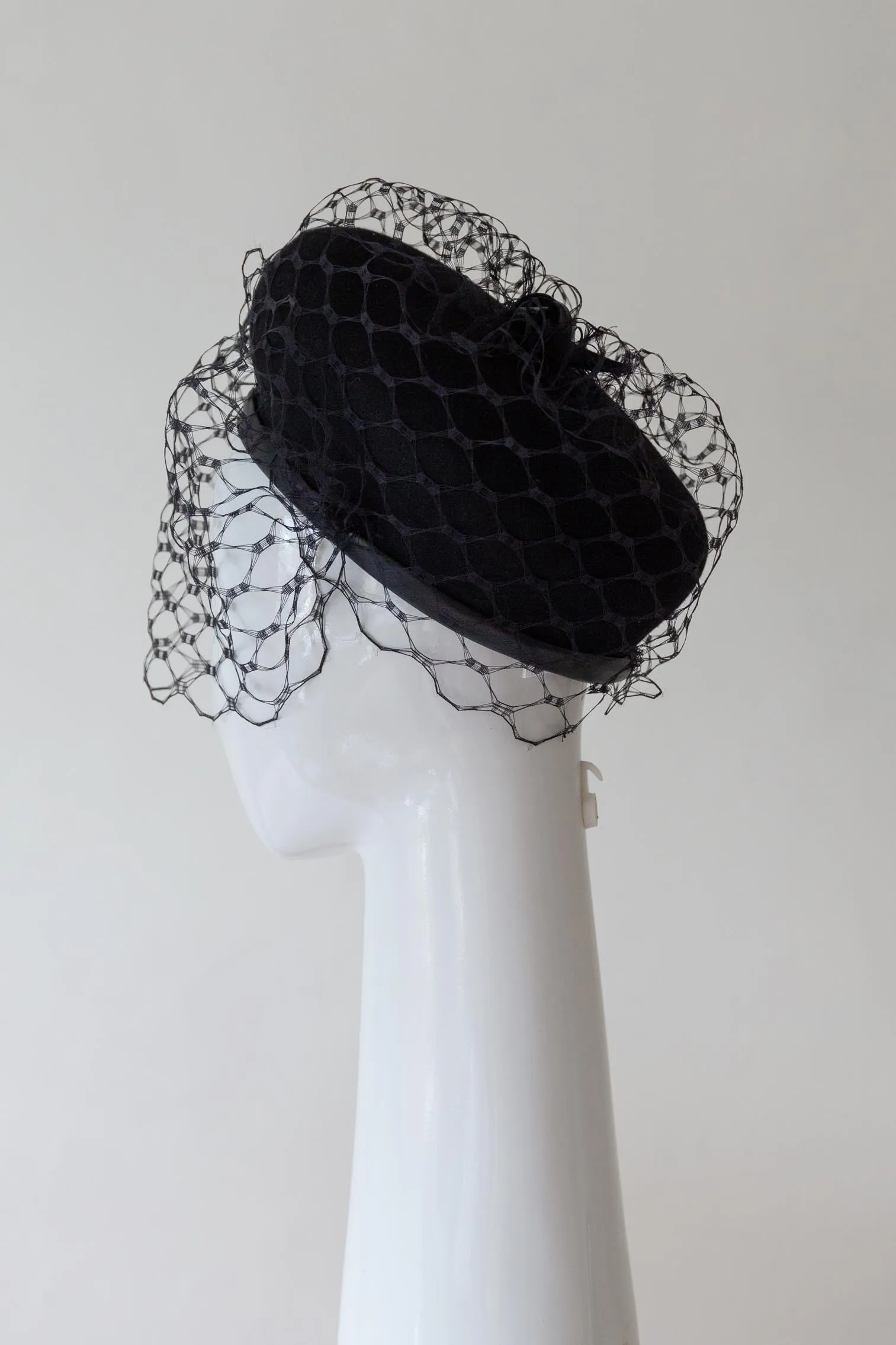 Black Felt Beret with Veiling