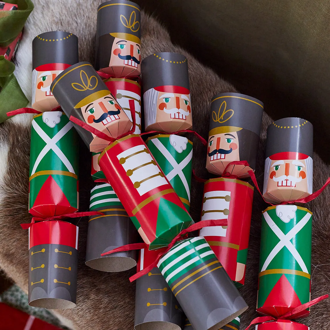 Botanical Nutcracker Christmas Crackers (6 pack)