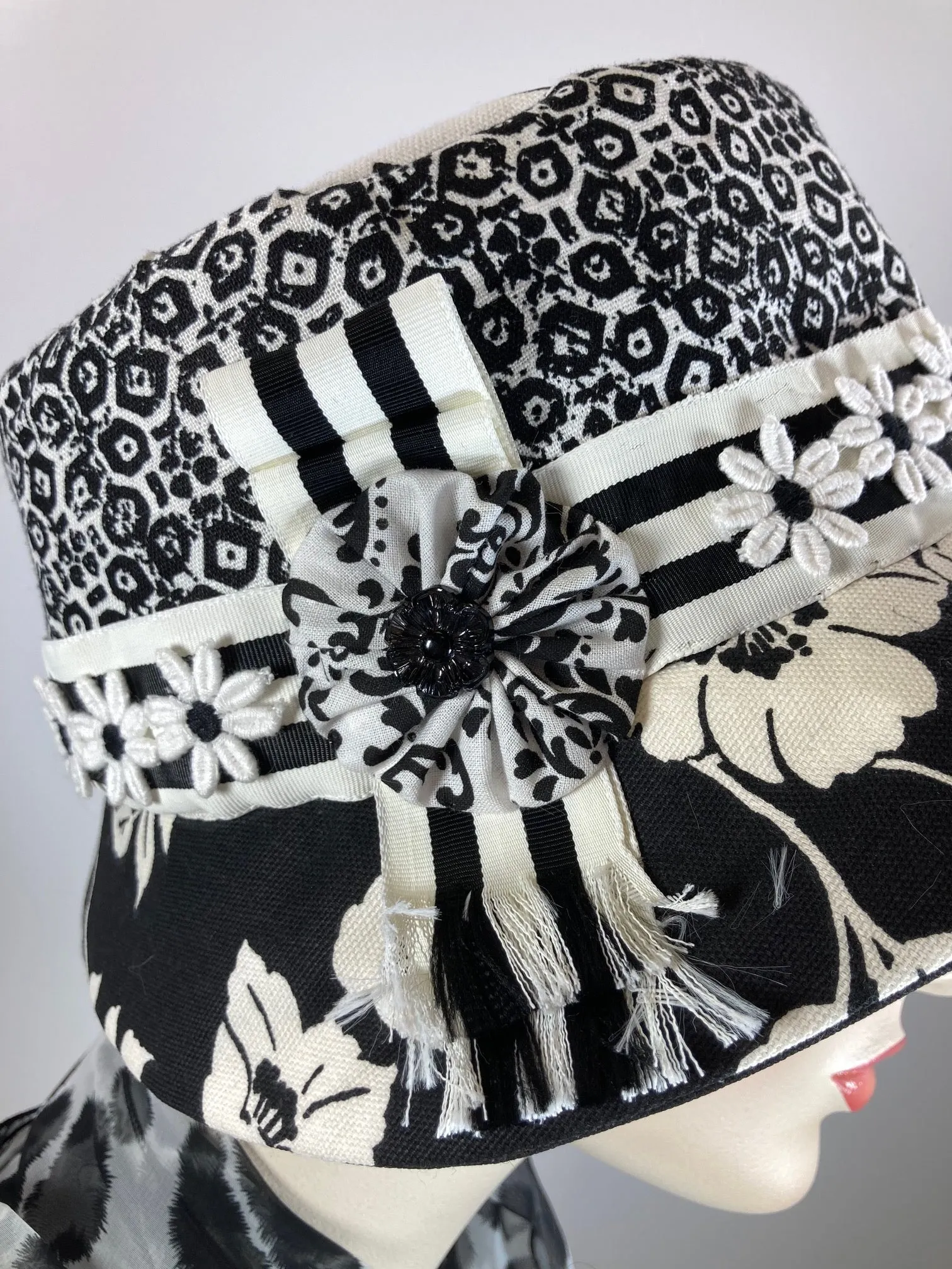 Cotton and Linen Summer Cloche Hat. Small Brim Hat for Women. Ladies Summer Travel Hat. Black White bucket hat. Mixed fabric casual hat.