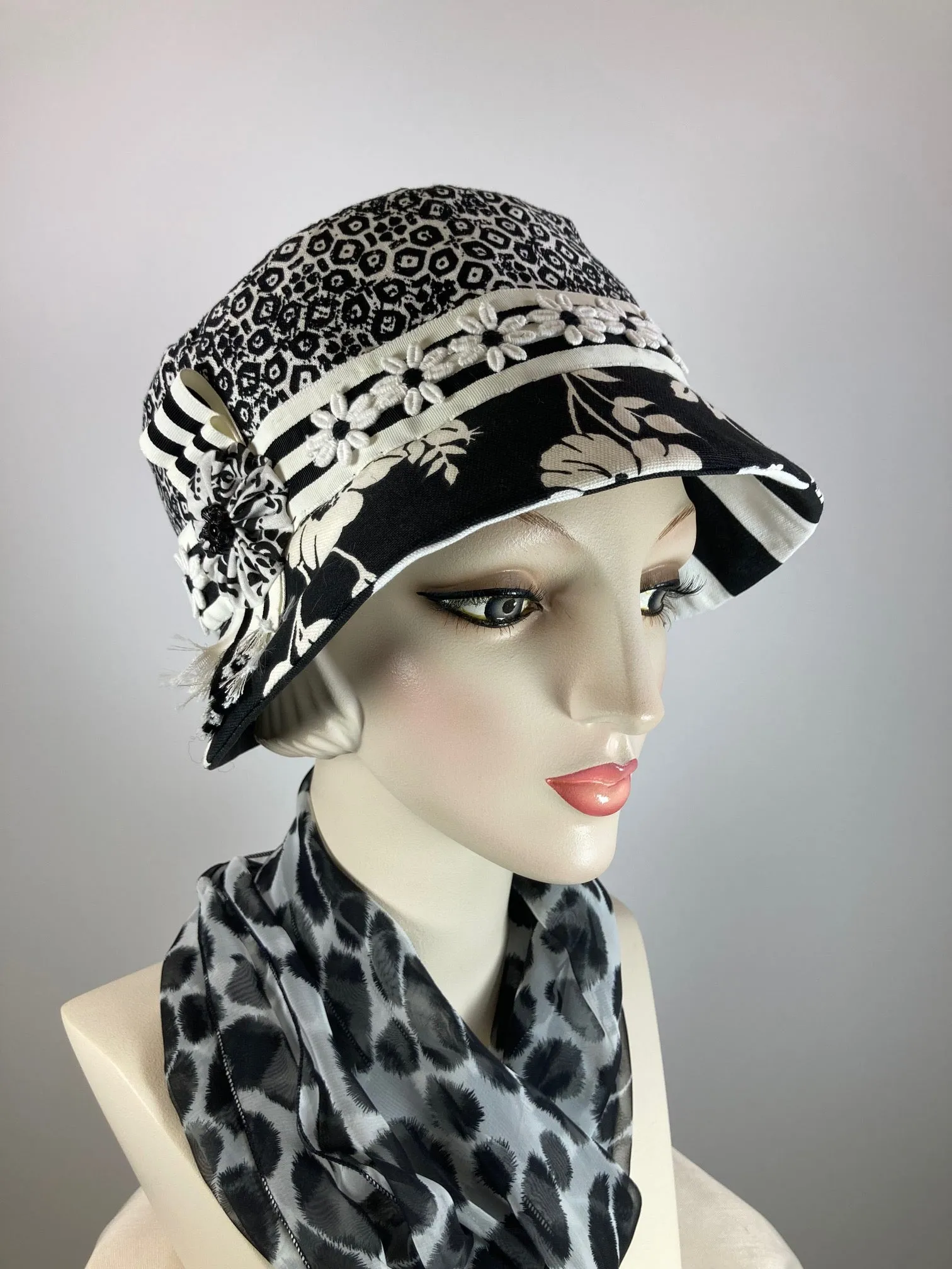 Cotton and Linen Summer Cloche Hat. Small Brim Hat for Women. Ladies Summer Travel Hat. Black White bucket hat. Mixed fabric casual hat.
