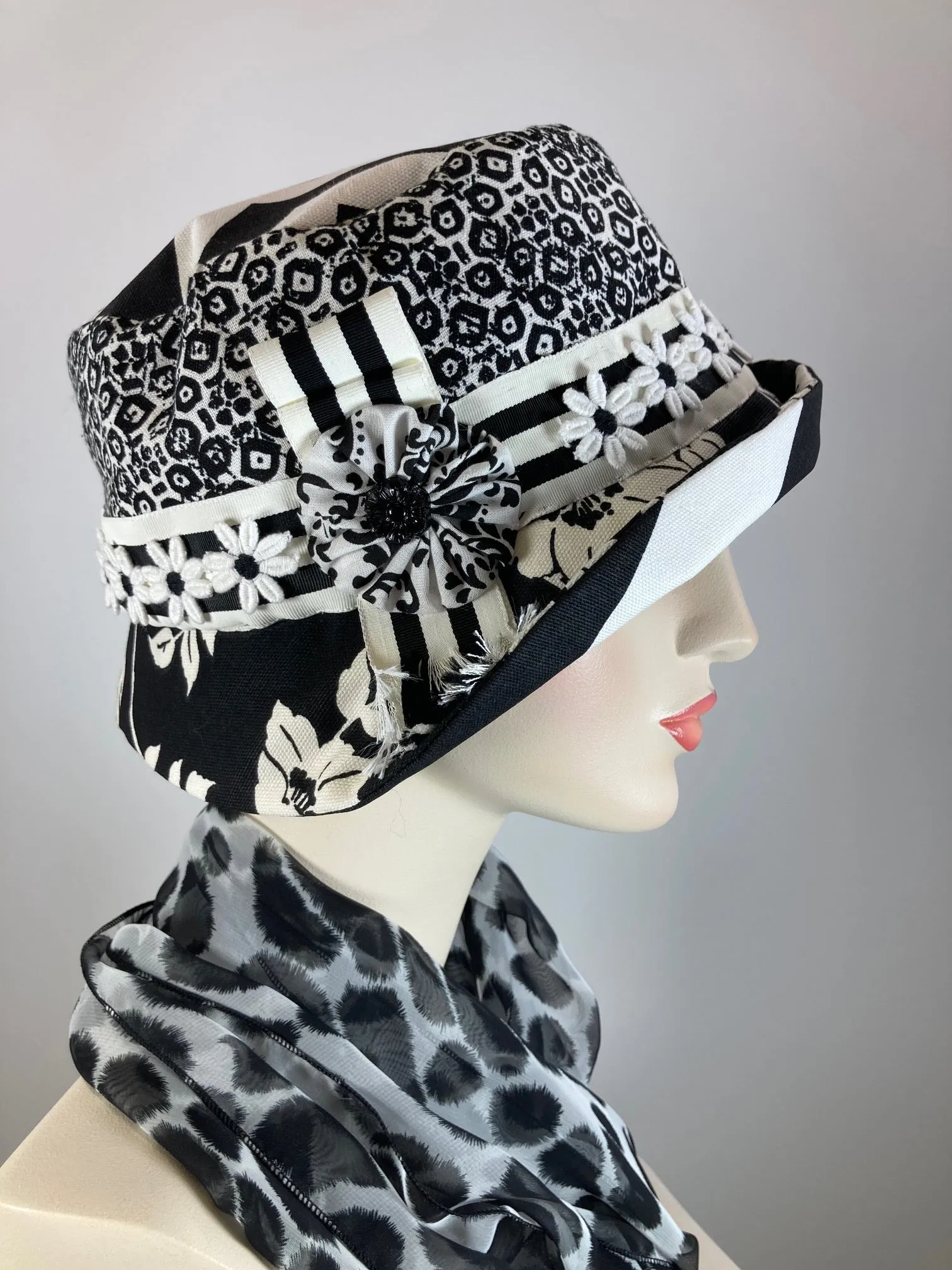 Cotton and Linen Summer Cloche Hat. Small Brim Hat for Women. Ladies Summer Travel Hat. Black White bucket hat. Mixed fabric casual hat.