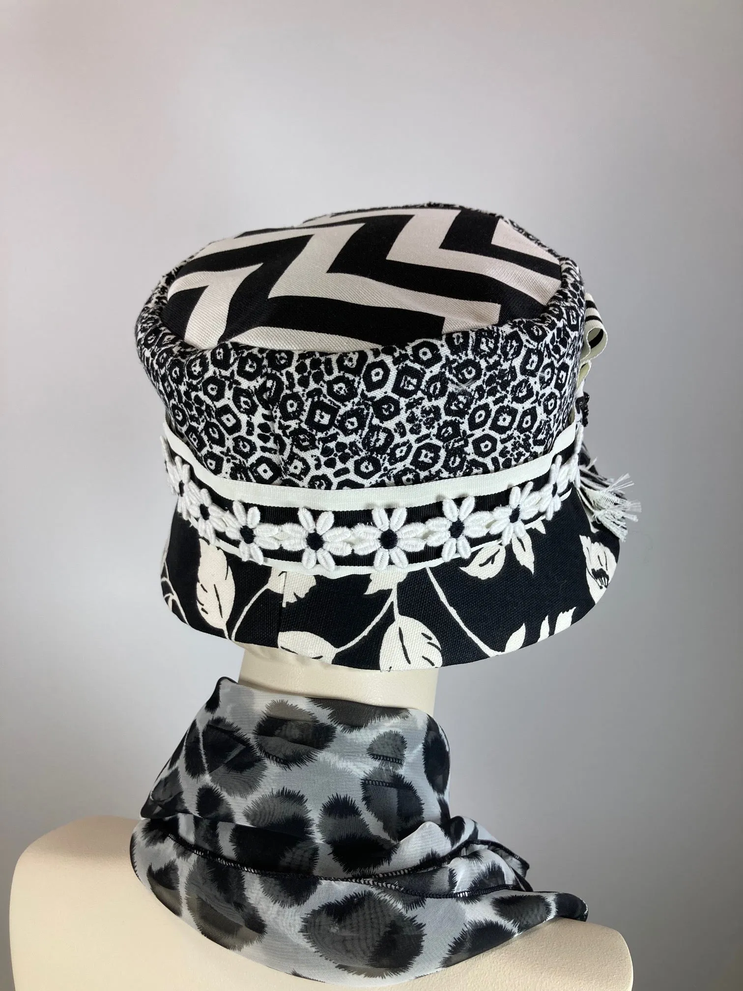 Cotton and Linen Summer Cloche Hat. Small Brim Hat for Women. Ladies Summer Travel Hat. Black White bucket hat. Mixed fabric casual hat.