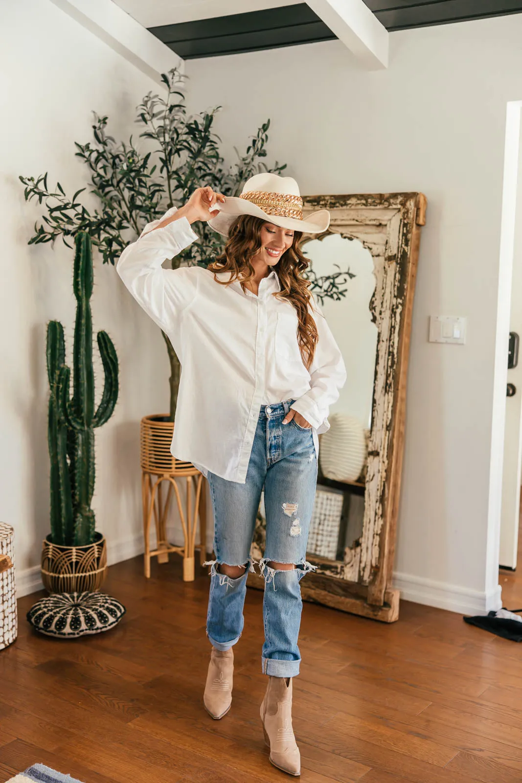 GB ORIGINAL!! The “Beth Dutton” Chain Banded Suede Hat in Ivory
