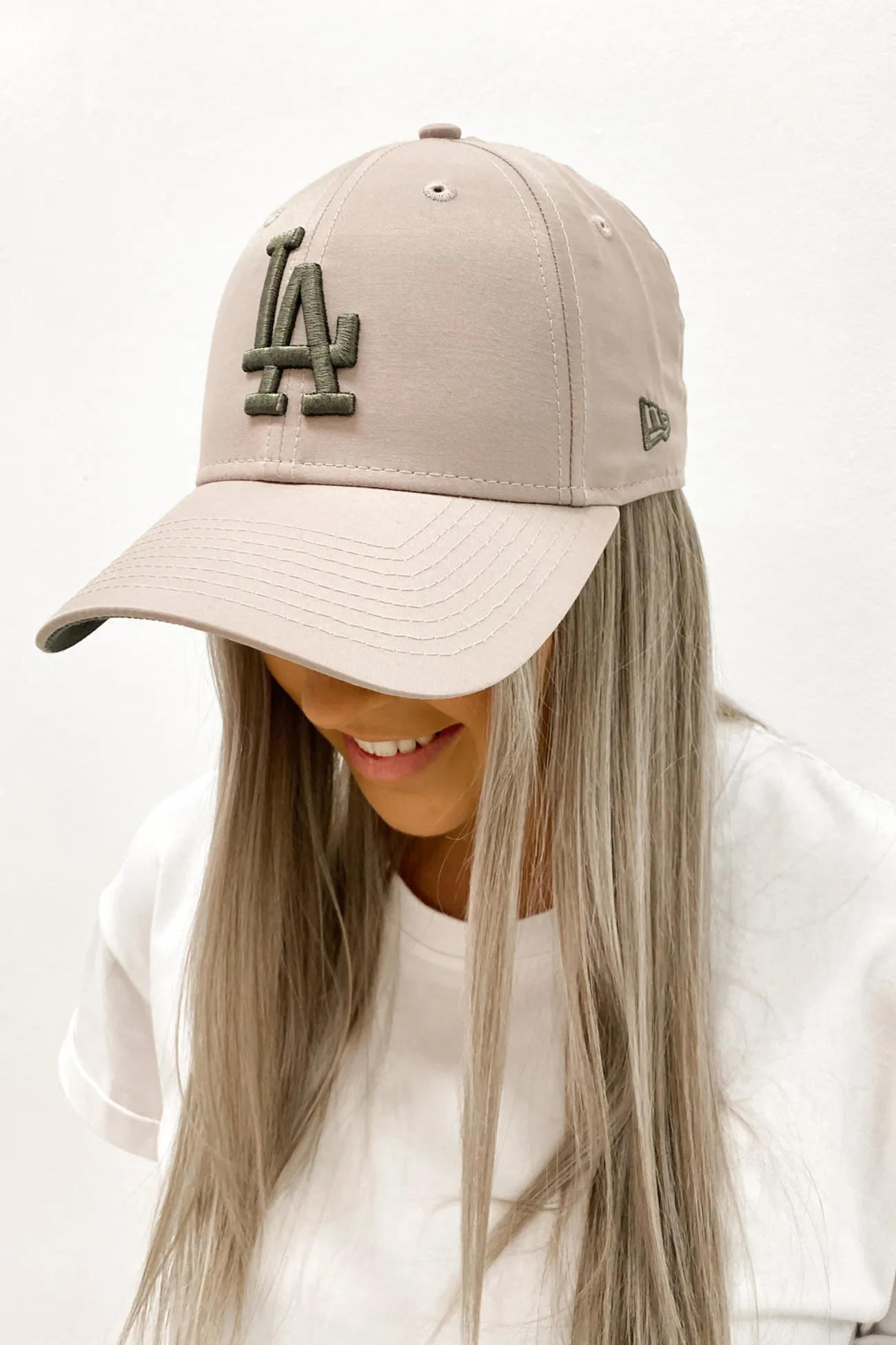 Los Angeles Dodgers 9FORTY Cloth Strap Dusk Olive