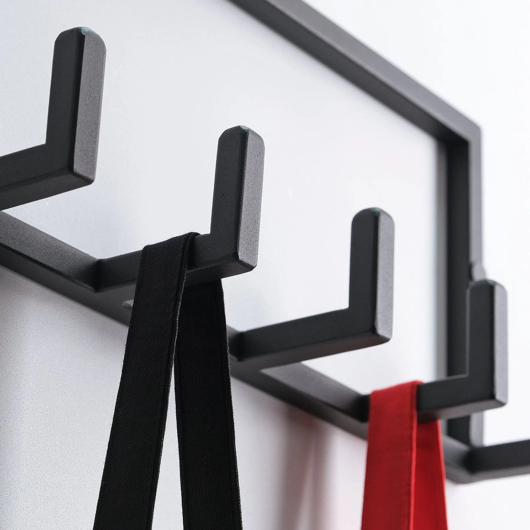 Metal Coat Rack Wall Mounted – Multi-Hook Hanging Rack for Coats, Bags & Hats – Easy Install, Rust-Resistant, Indoor & Outdoor Use