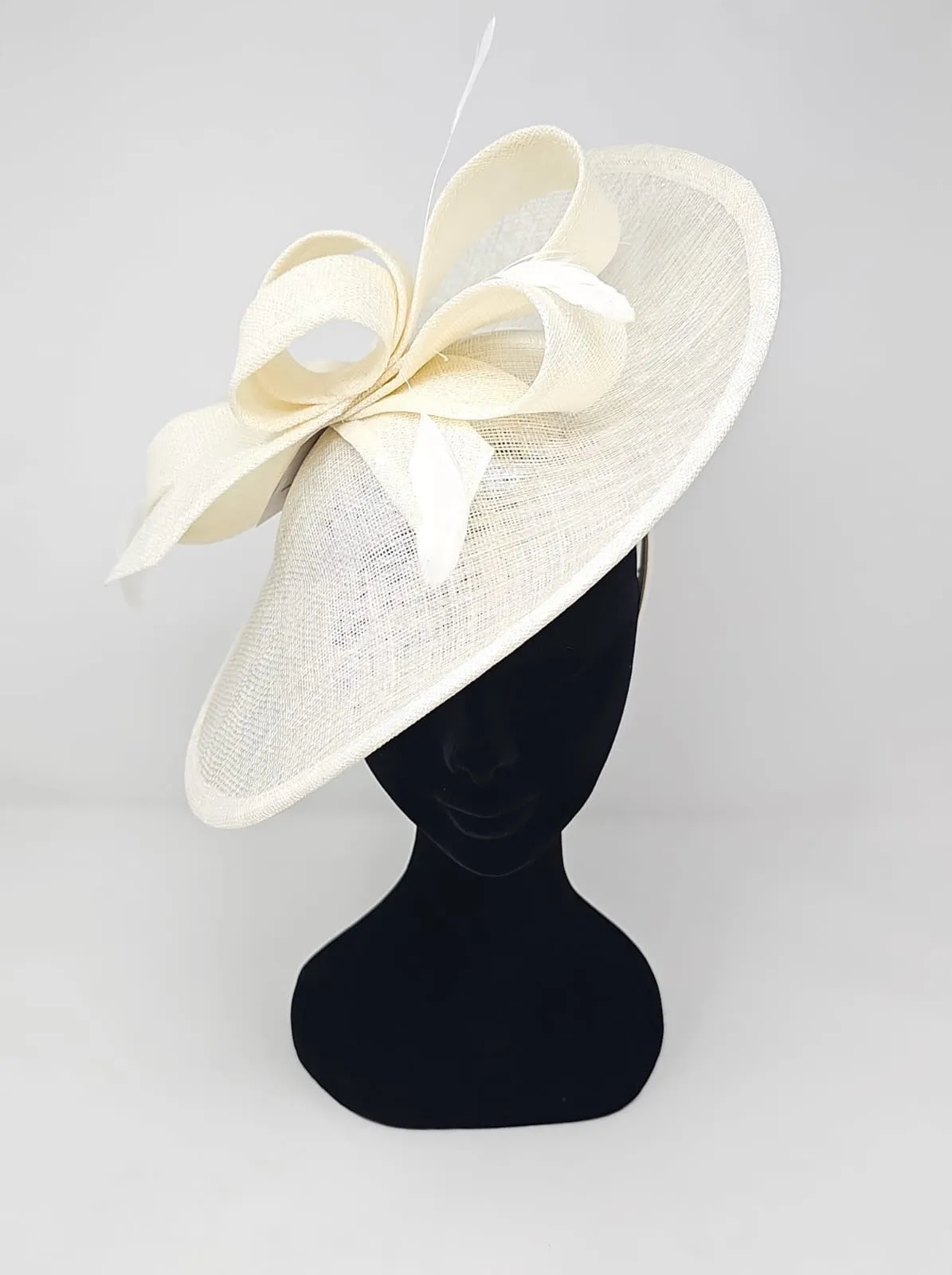Metallic Ivory Looped Feather Hatinator