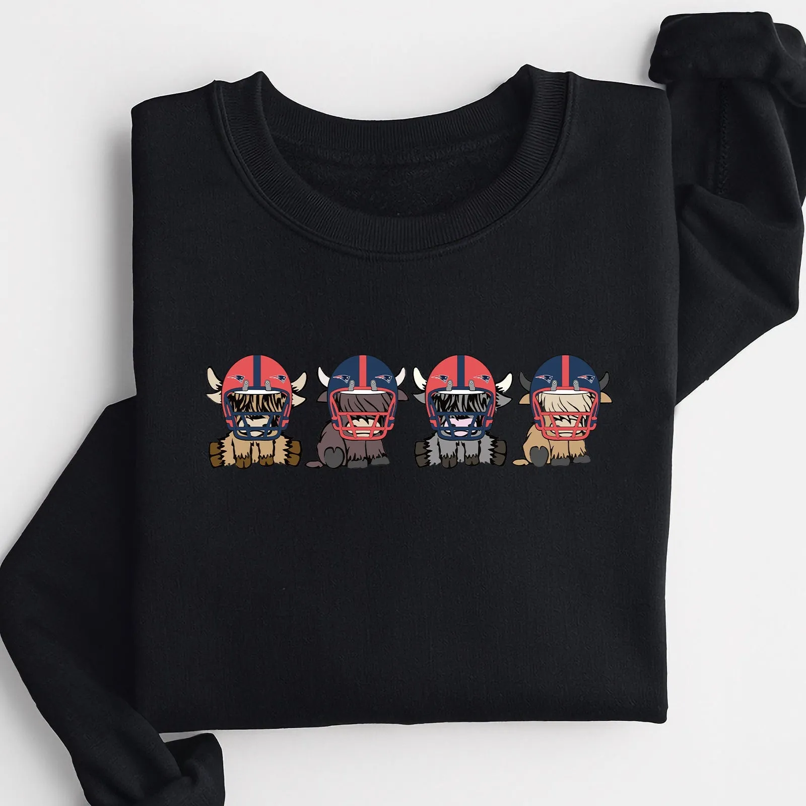 New England Patriots Highland Cow Football Team Football Lovers Gift Unisex Crewneck Hoodie Sweatshirt