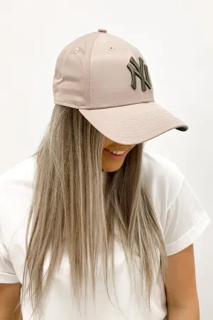 New York Yankees 9FORTY Cloth Strap Dusk Olive