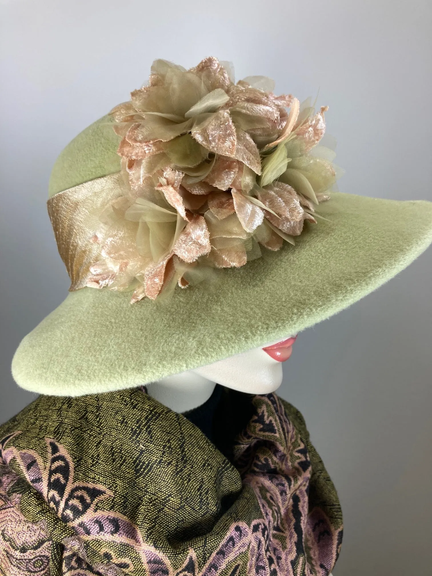 One of a kind hat. Downton Abbey style. 1920s wool hat, felt brim hat, Womens Brim Hat pistachio Green. Ladies Warm Winter Hat. Winter Hats