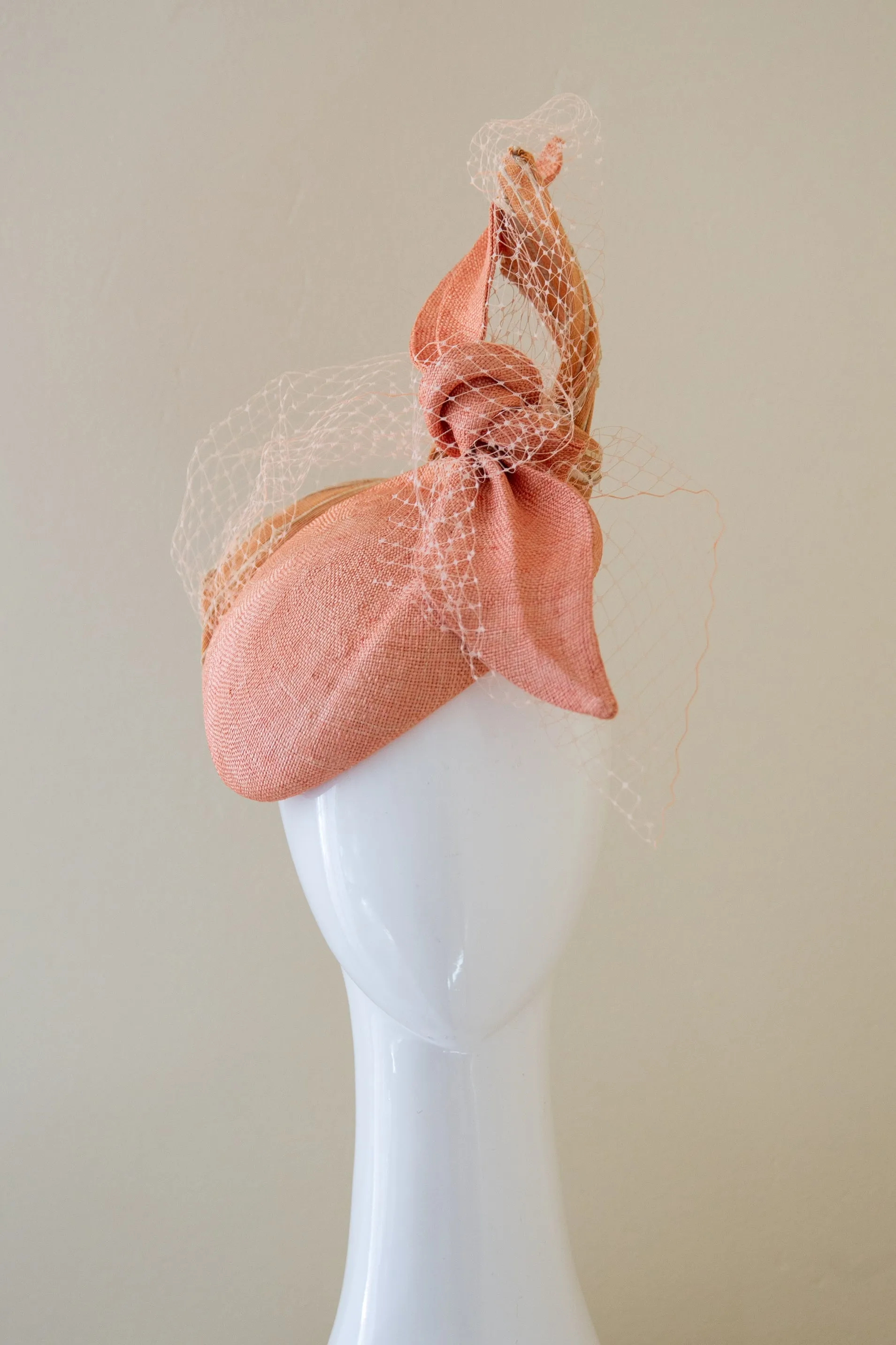 Peachy Bow Beret with Veiling