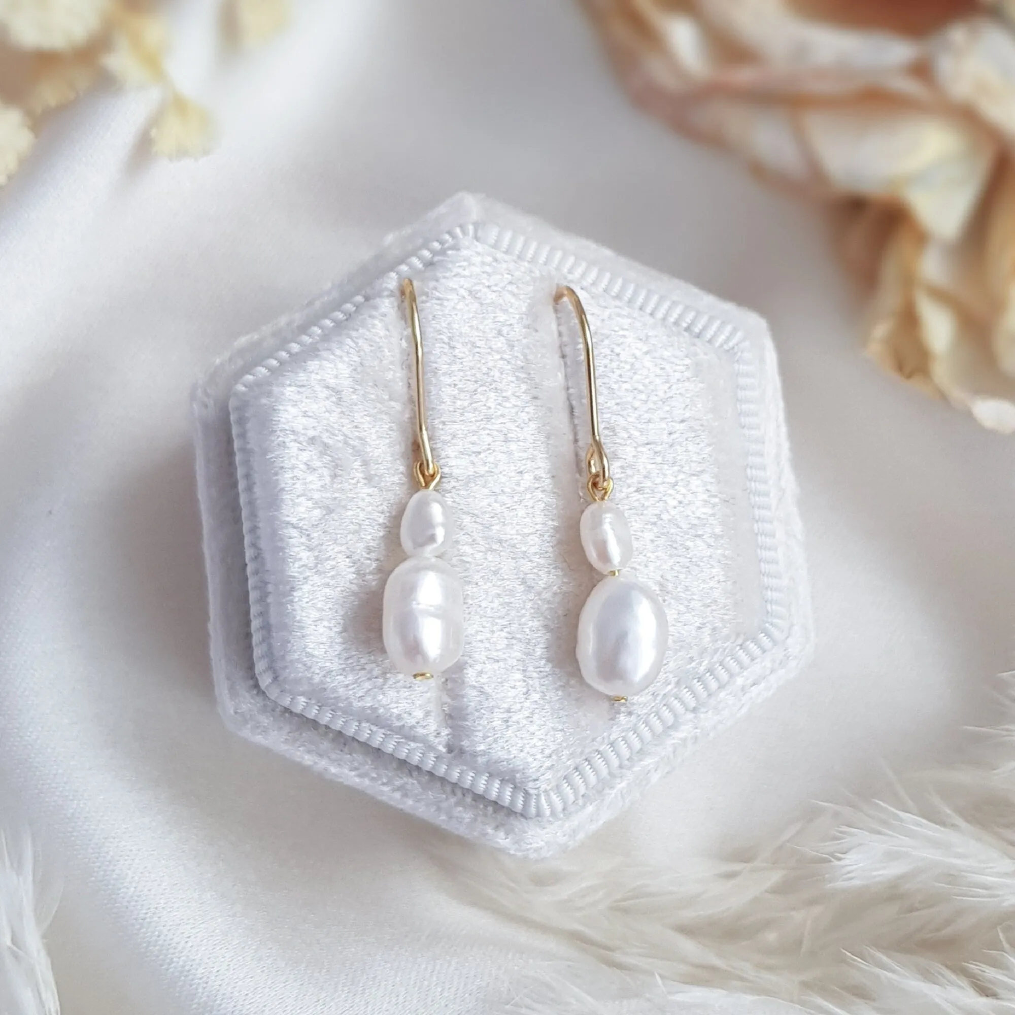 Pearl Drop Earrings, Bridal Earrings, Freshwater Pearl Earrings, Gold Pearl Earrings, Wedding Earrings, Bridal Jewelry, Bridesmaid Gift