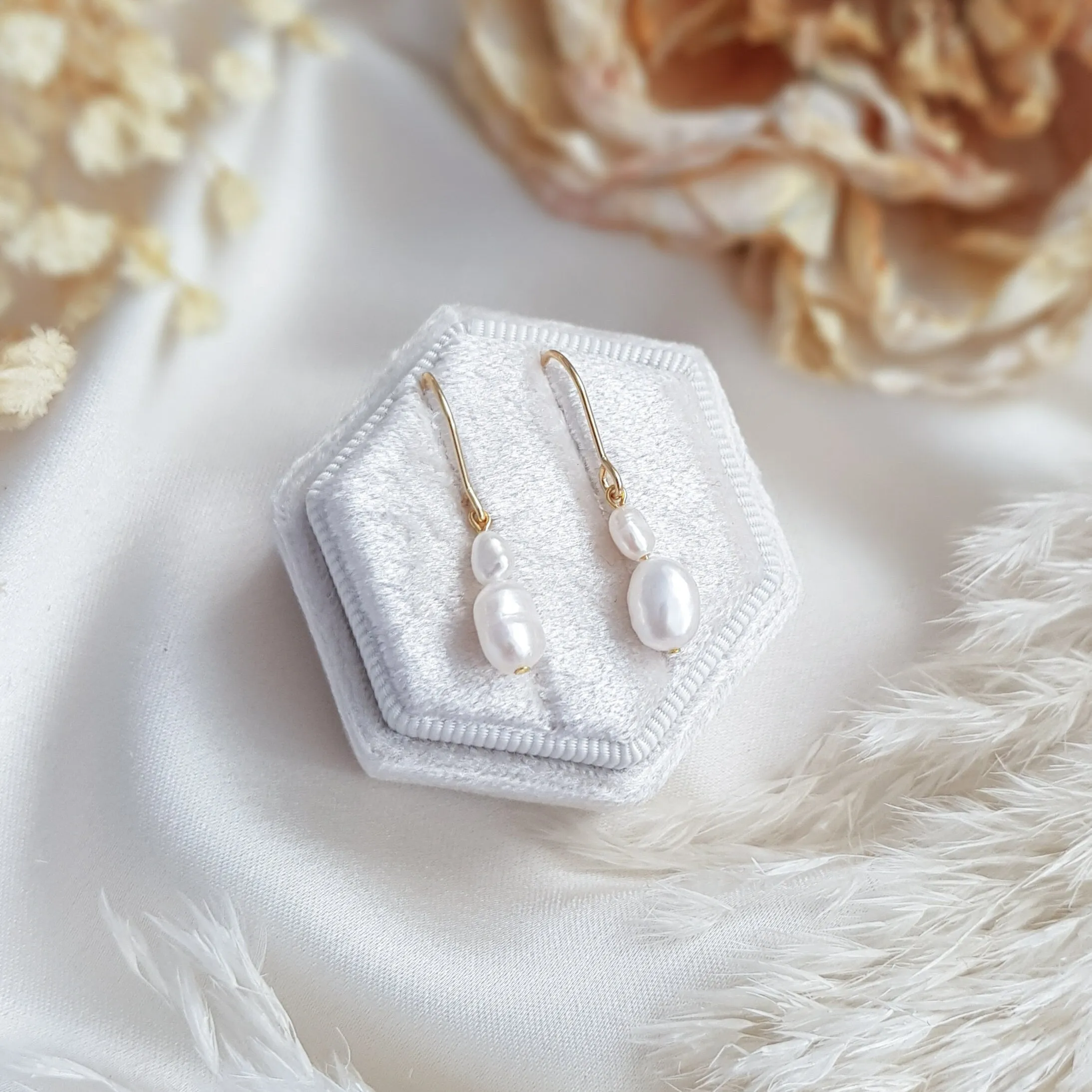 Pearl Drop Earrings, Bridal Earrings, Freshwater Pearl Earrings, Gold Pearl Earrings, Wedding Earrings, Bridal Jewelry, Bridesmaid Gift