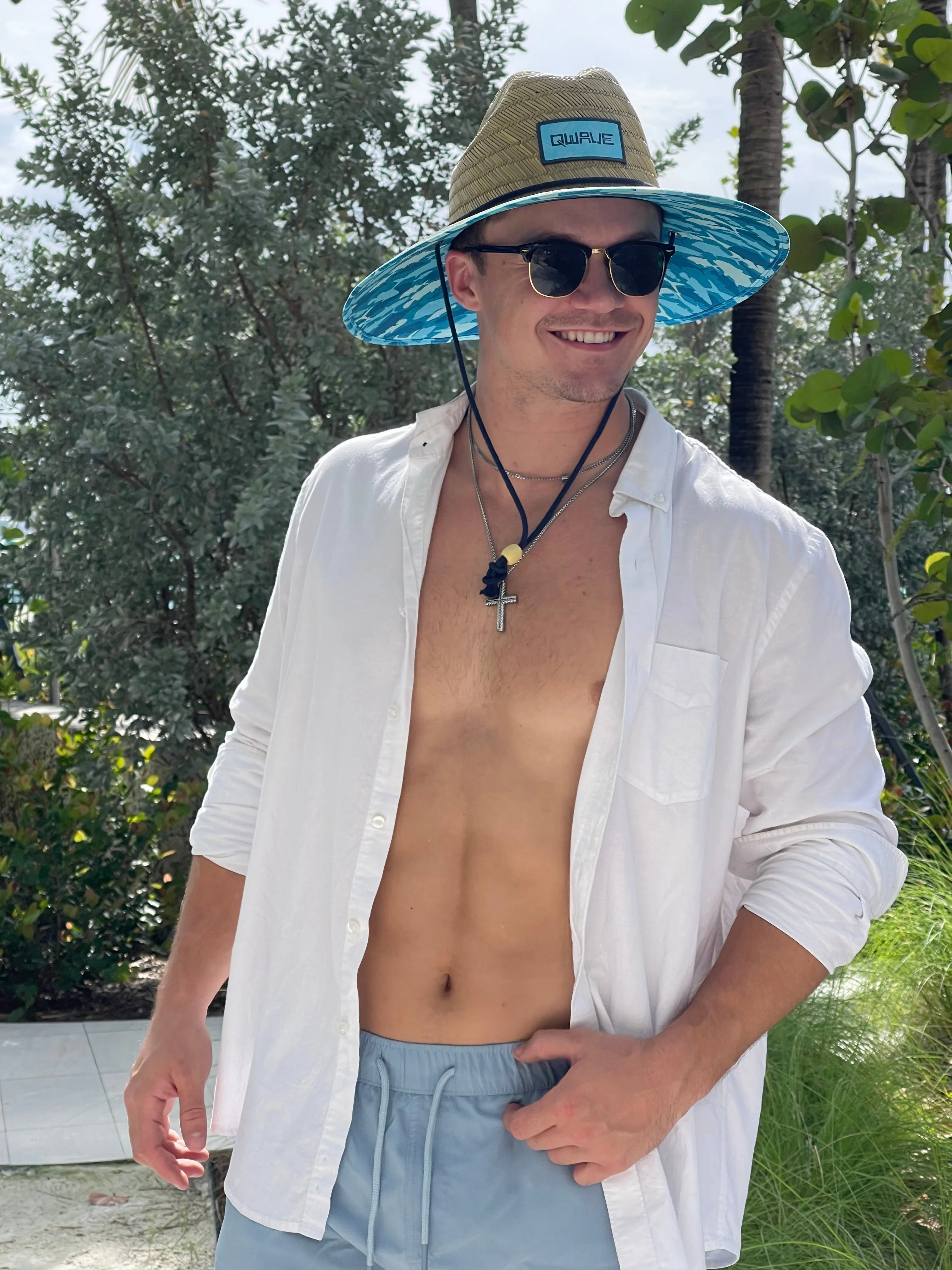 Qwave Mens and Womens Straw Hat - Cool Fishing Print Designs, Beach Gear Sun Hats for Men Protects from Summer Sun - Lifeguard Hat - Aquafish Print