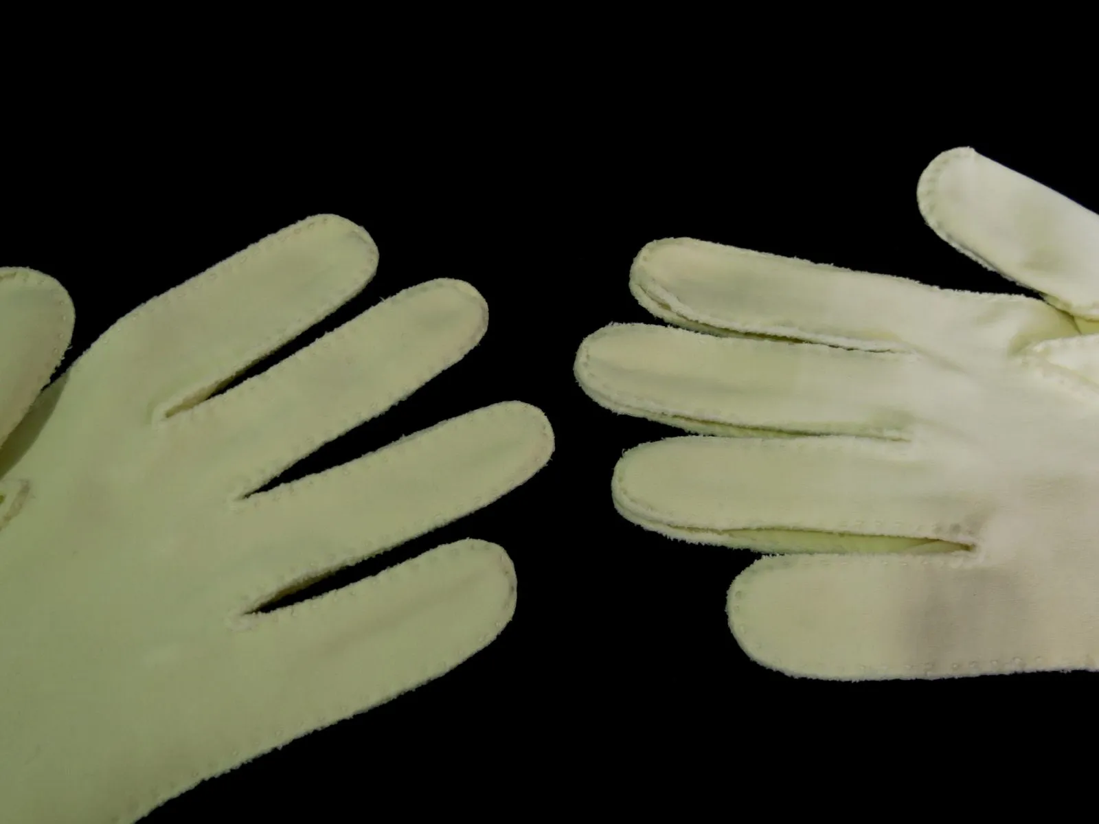Short Cream Cotton Doeskin Gloves - S