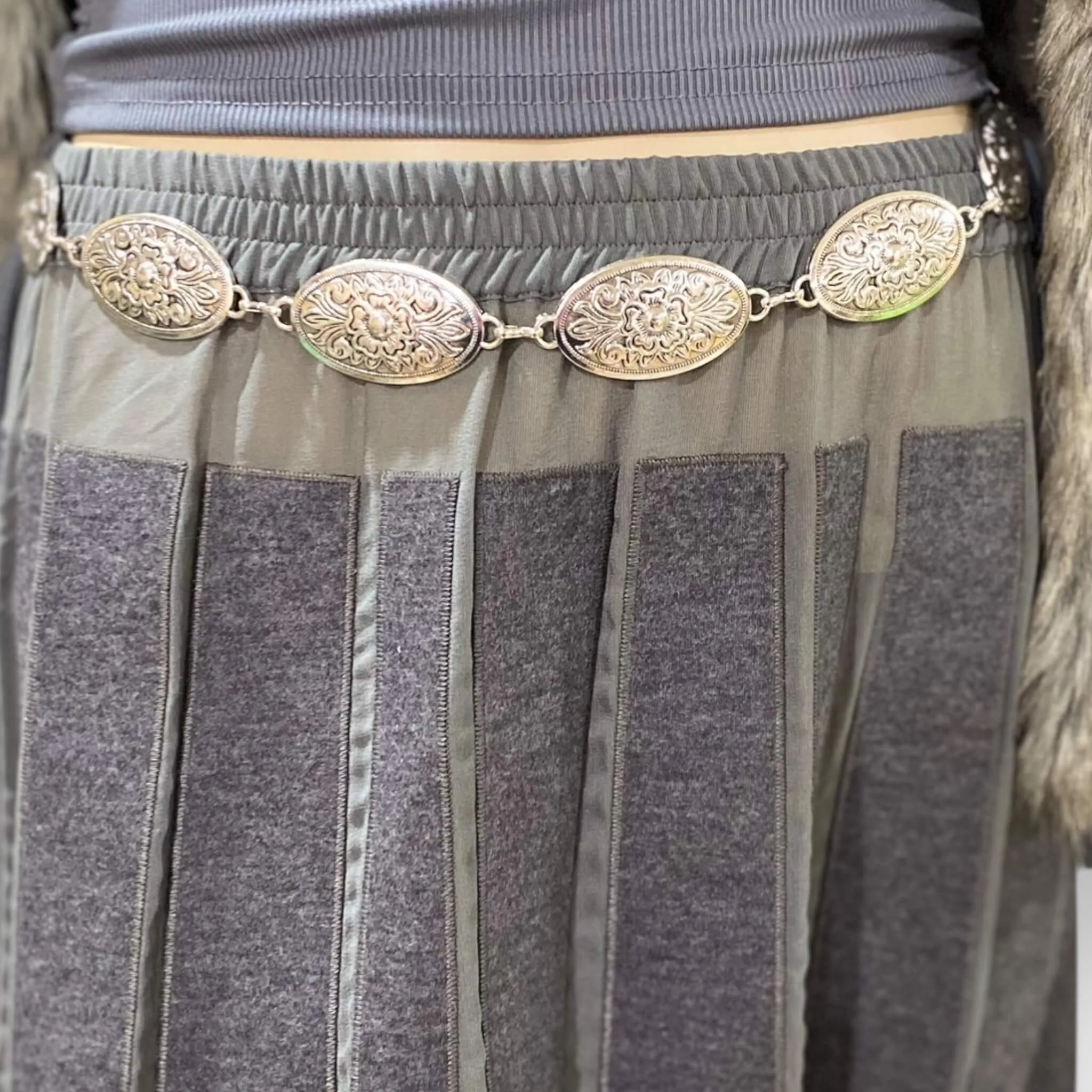 Silver Antiqued Floral Oval Link Chain Belt