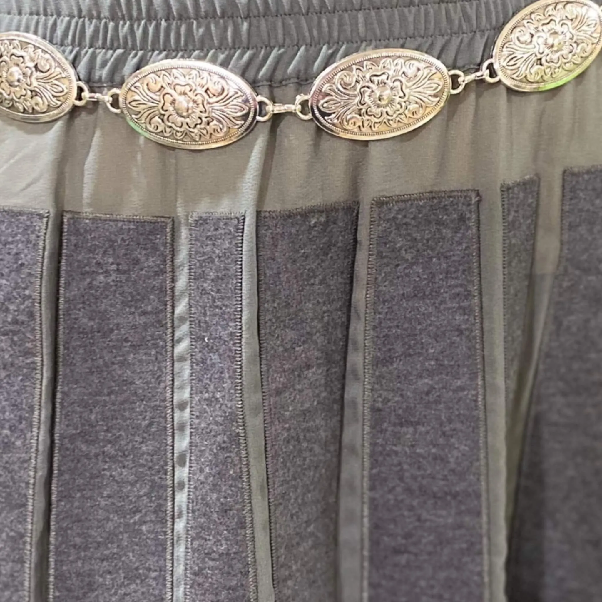 Silver Antiqued Floral Oval Link Chain Belt