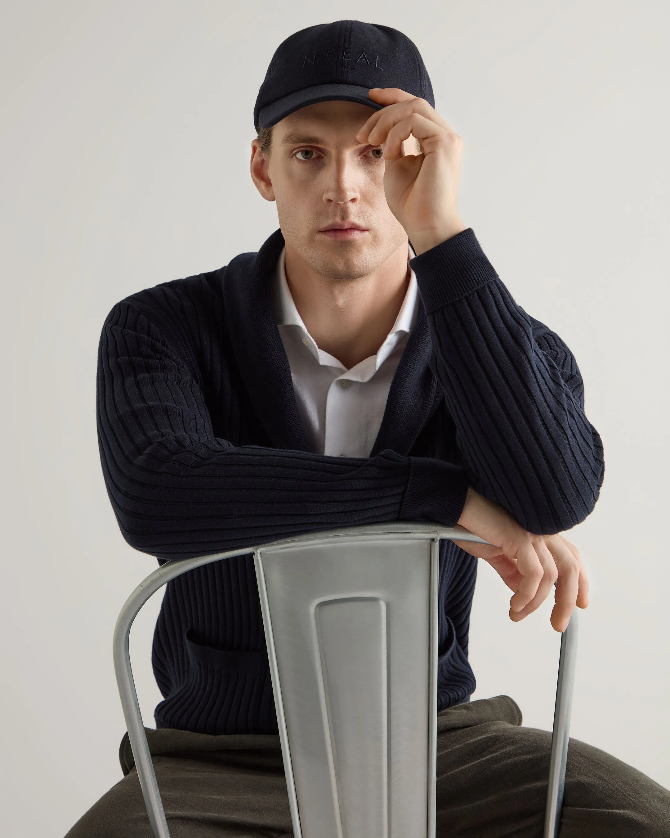 Unisex N.Peal Cashmere Cap Navy Blue