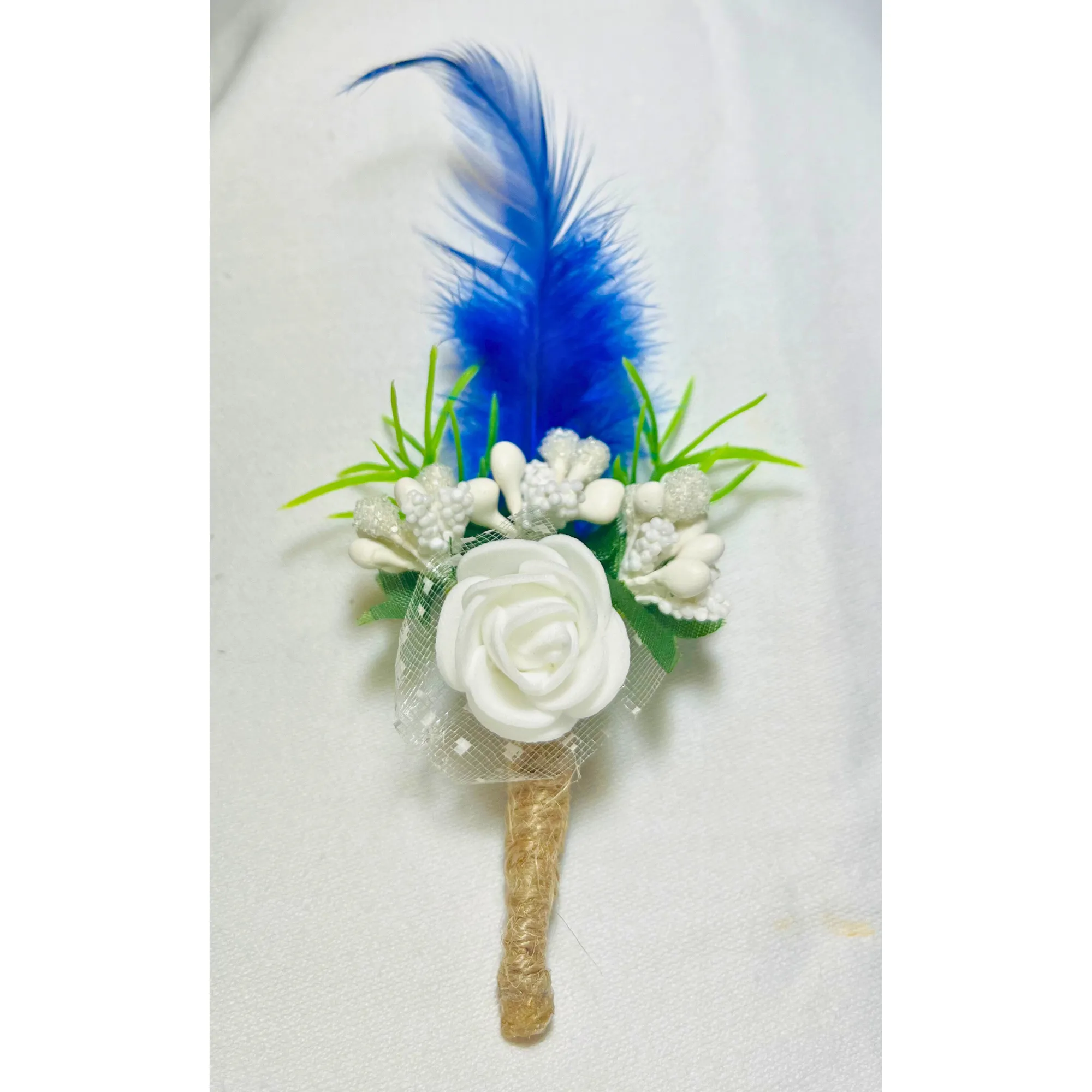 White Faux Feather Floral Brooch  ( Wholesale )
