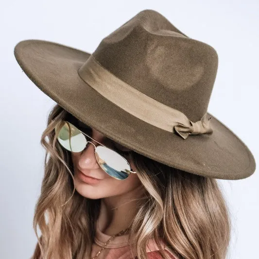 WIDE BRIM RIBBON FEDROA HAT