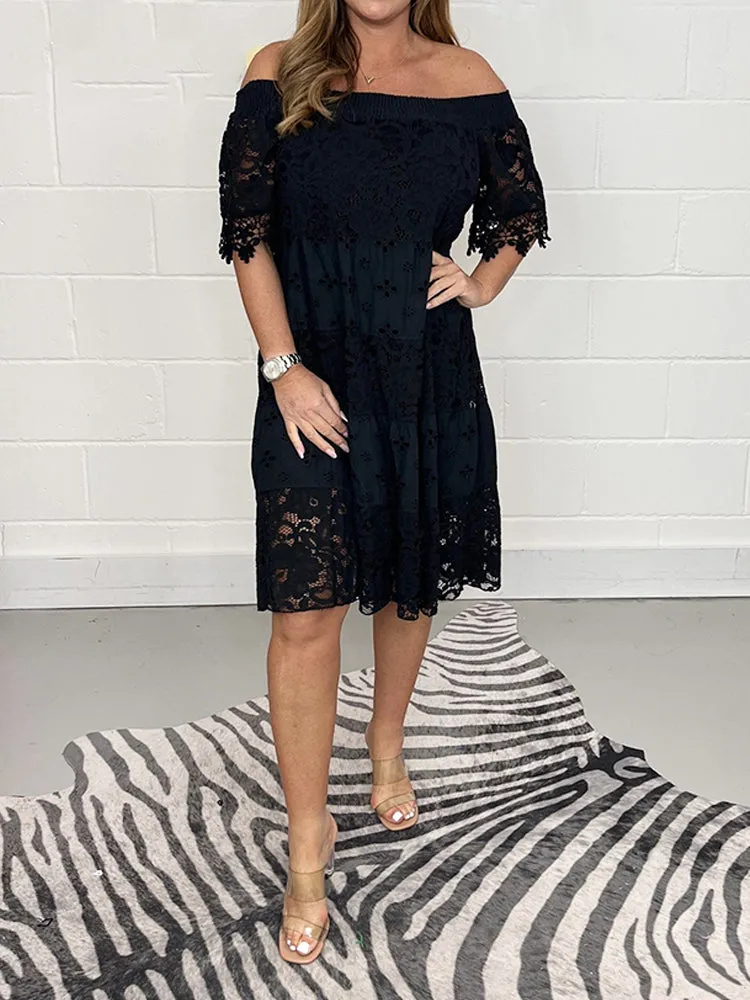Woman's Elegant Lace Stitching Smocking Off-shoulder Floral Embroidery Loose Dress