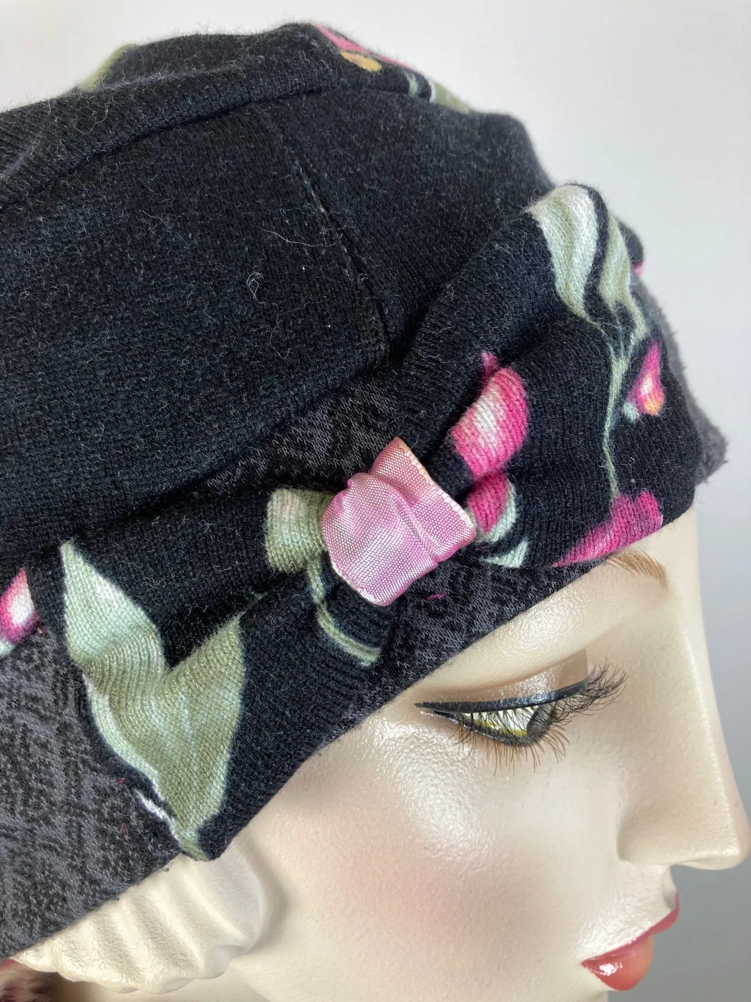 Womens Slouchy Beret. Knit black pink Hat. Slouch Eco friendly Hat. Boho chic casual hat. Ladies travel hat. Stylish sustainable fabric hat.